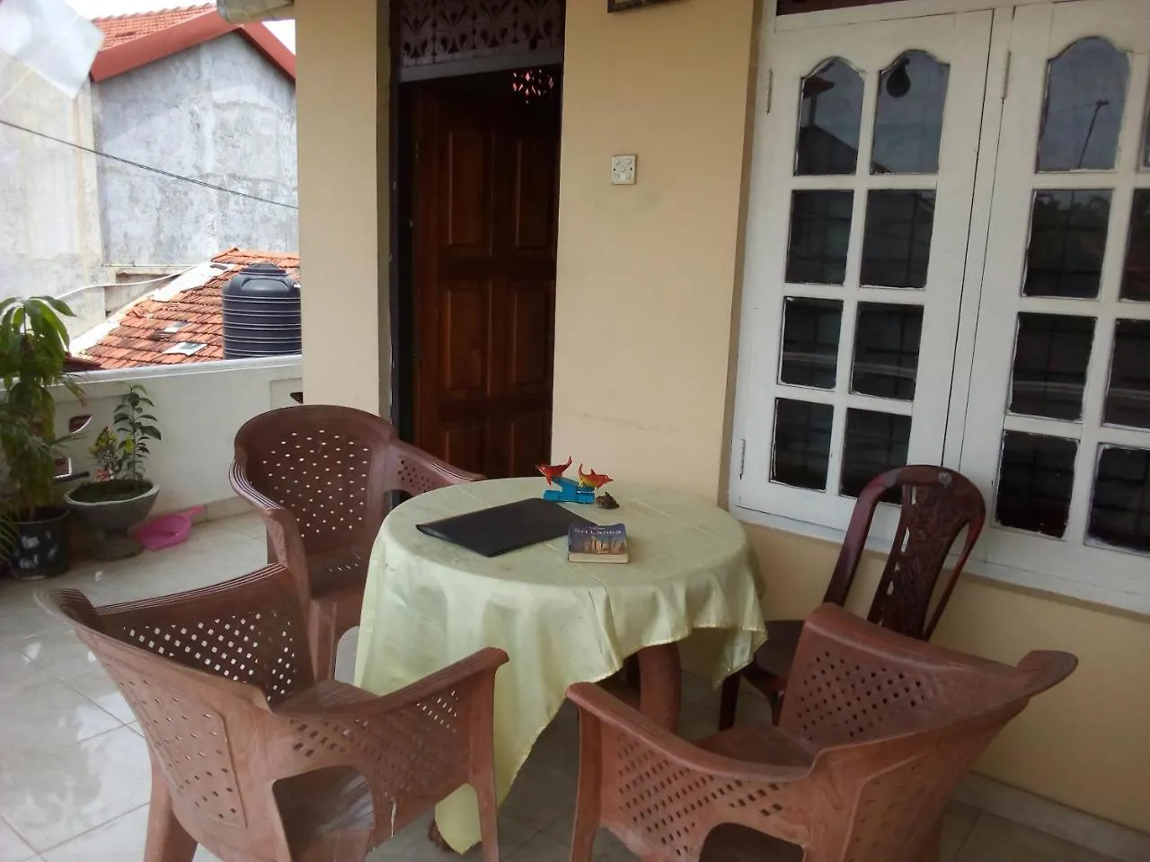Randi Homestay In Negombo 3*,